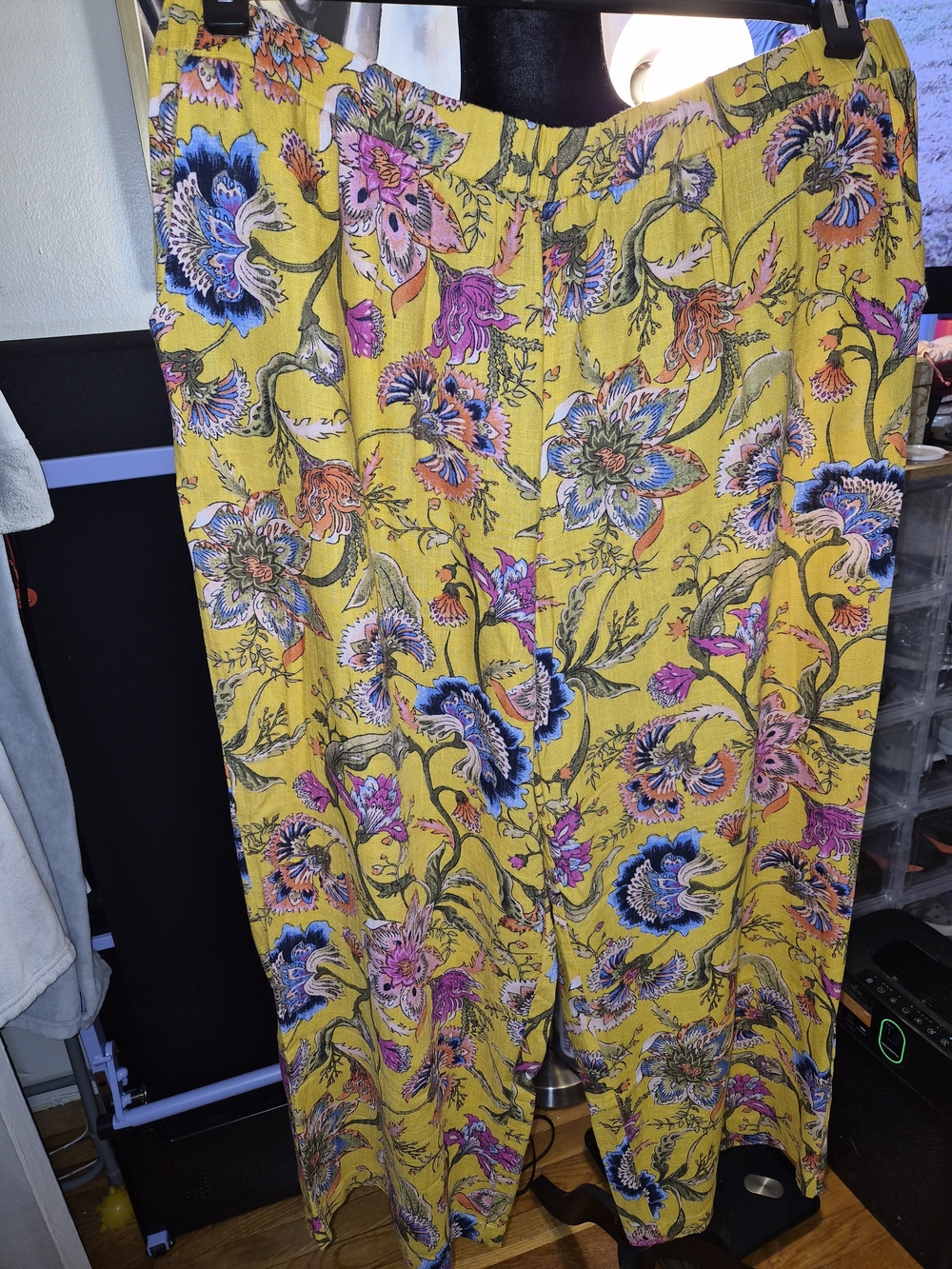 Spring Beauty....JM Collection Yellow Floral Wide Leg Pants
